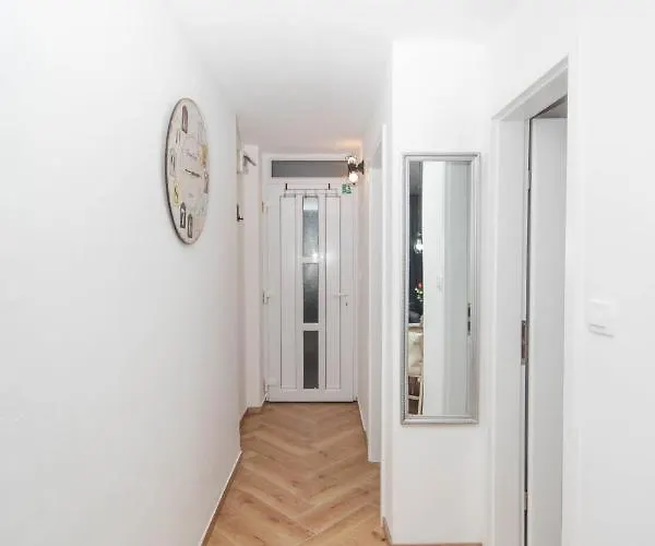 Lola's アパート *